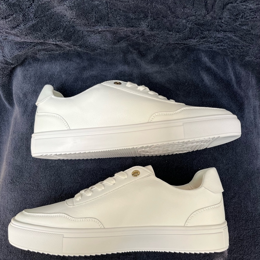 Siksilk NWOT White Leather Sneakers  W/ Gold Accents Mens Size 9 - Picture 6 of 10